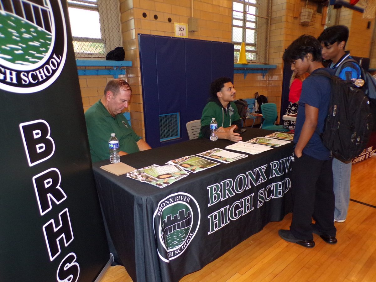 Middle schoolers talk to representatives about BRHS. 